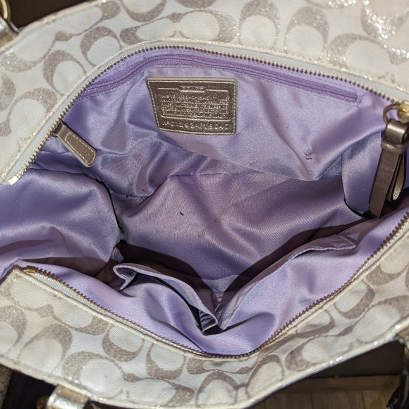 COACH Purse - Picture 4 of 7